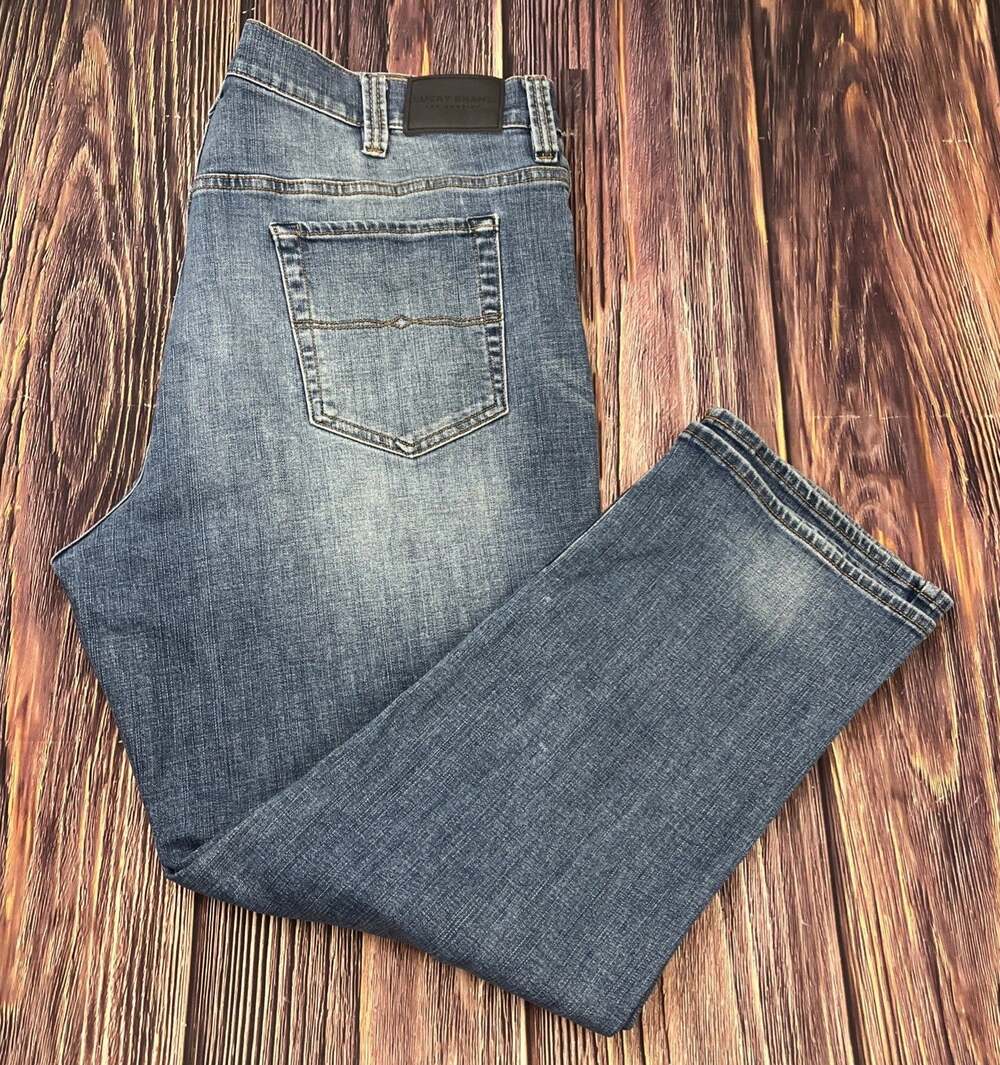 Lucky Brand Athletic Fit Jeans Mens Size 44x30 (Measures 44x30)